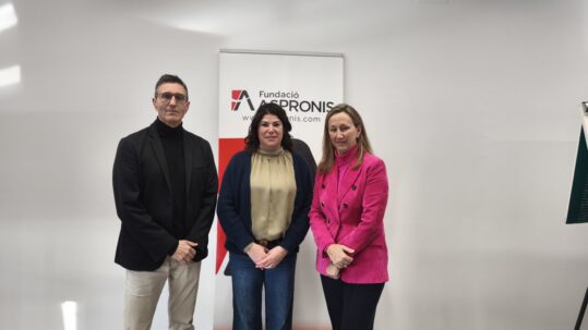 Francesc Durà, director general; Anabel López, nova patrona, i Cristina Cabañas, vicepresidenta del Patronat