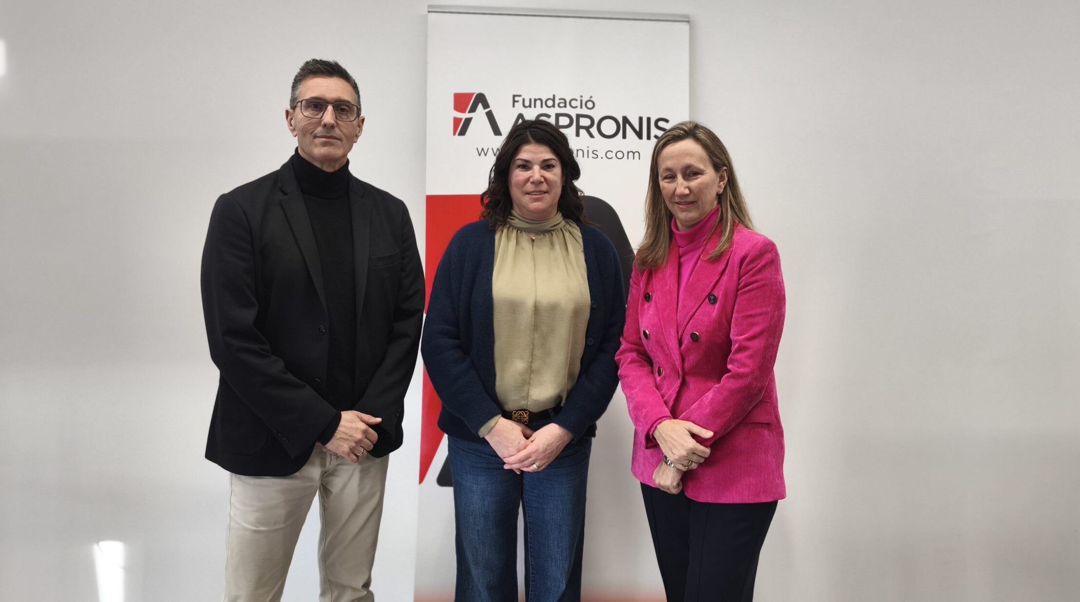 Francesc Durà, director general; Anabel López, nova patrona, i Cristina Cabañas, vicepresidenta del Patronat